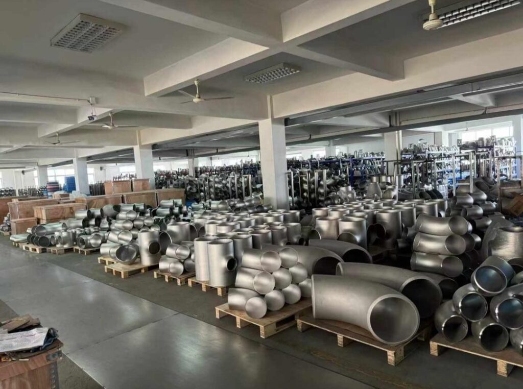 Chinese steel Pipe fitting warehouse